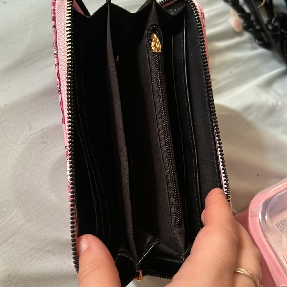 Jack Pot Bundle! Two Wallets For 35 - image 2